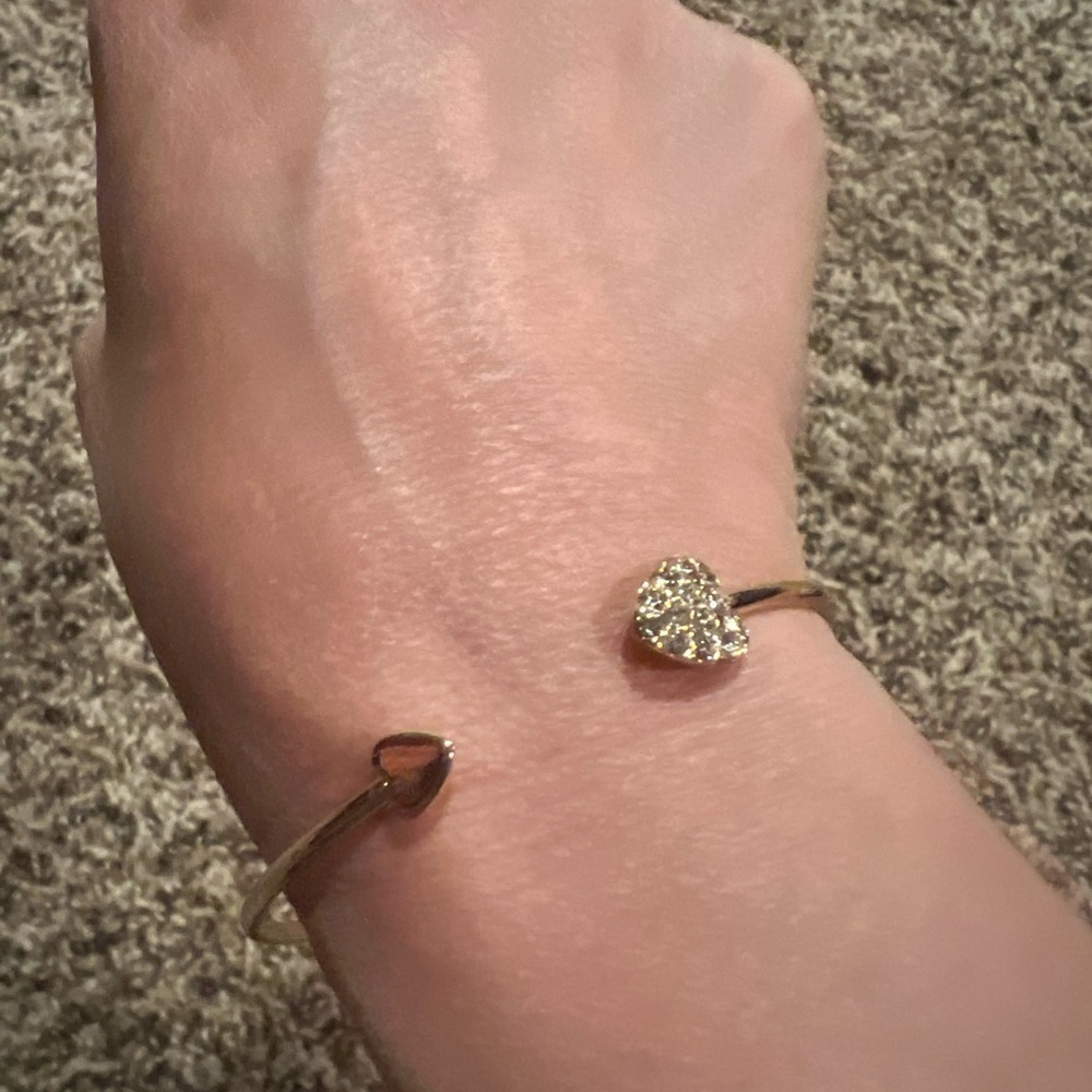 GOLD BRACELET (NWOT)